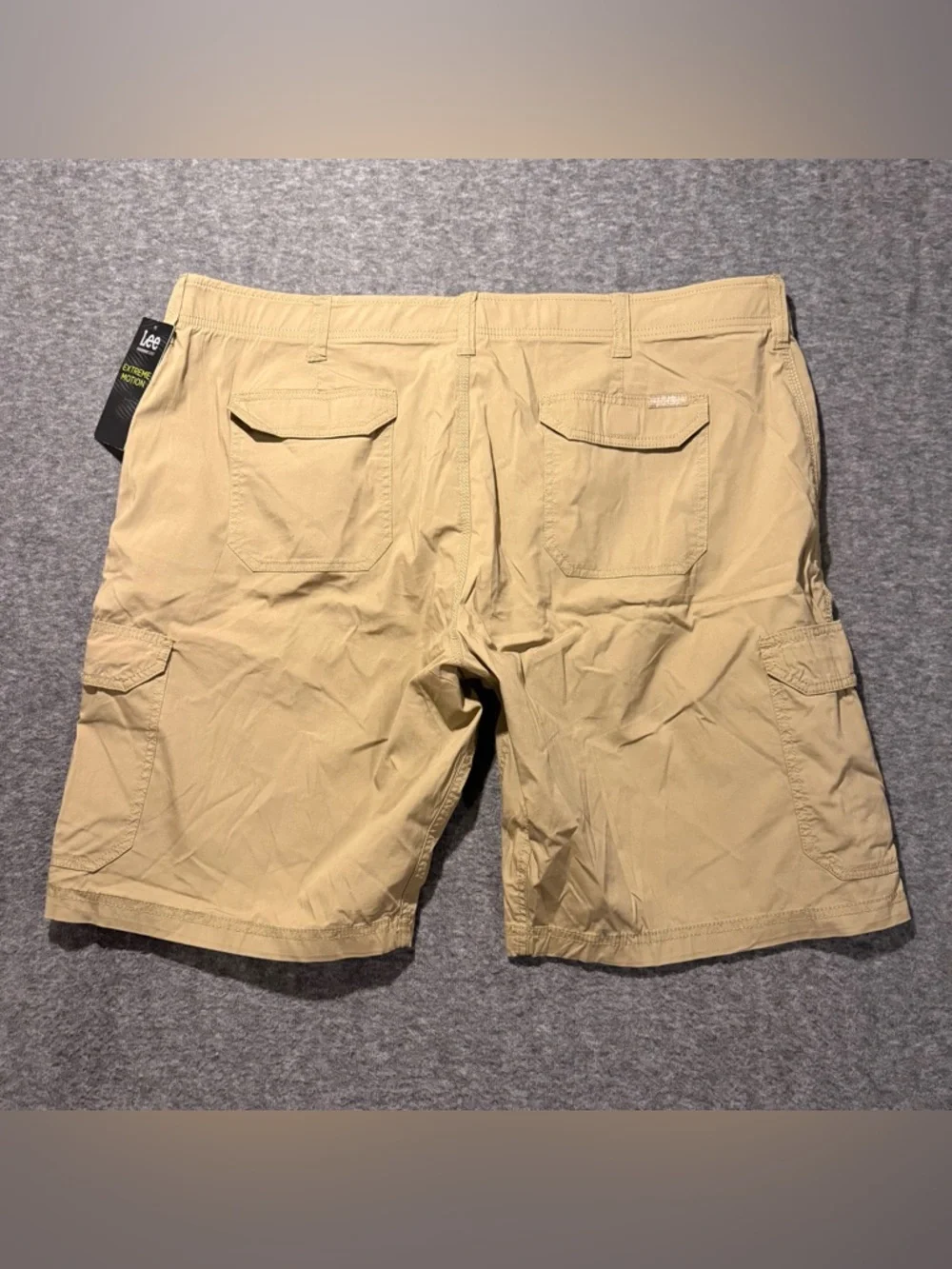 Lee Extreme Motion Cargo Shorts Men’s 48 tan long 10” stretch flex comfort NWT